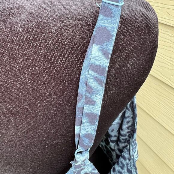 Torrid 3 ( 22-24 3X) women’s spaghetti strap halter/tank top with straps, - Picture 6 of 8